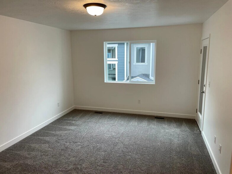 Building Photo - 15122 S Wild Horse Way