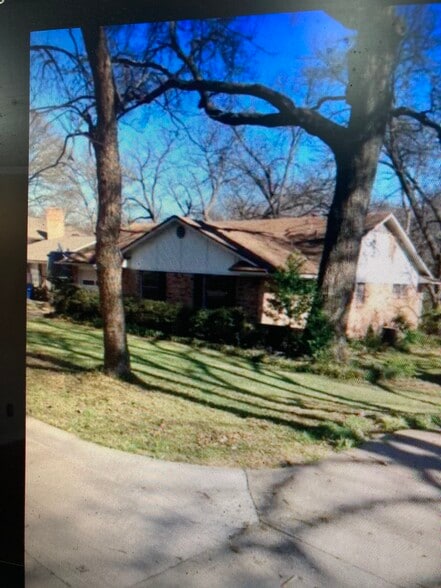 Building Photo - 8172 San Cristobal Dr