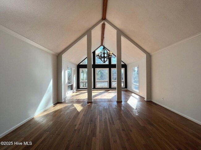 Building Photo - 7 Ash Ct