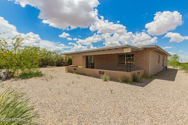 Building Photo - 16381 S Observatory Pl