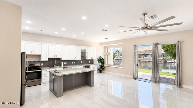 Building Photo - 1442 W Coral Reef Dr