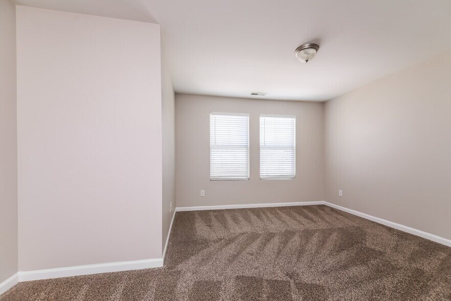 Building Photo - 3640 Tule Spring St