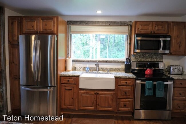 Building Photo - 1 br, 1 bath House - 5415 West 3000 South