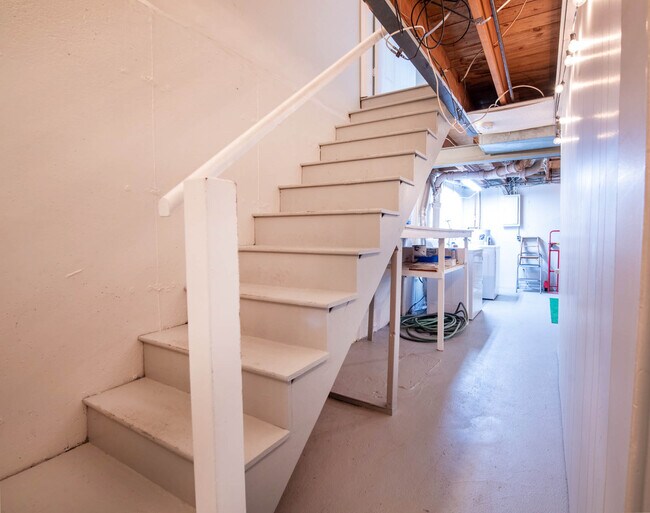 Building Photo - 116 Ardmore Ave
