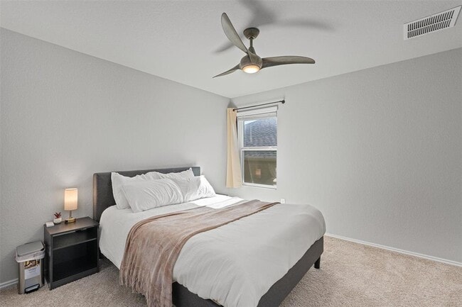 Building Photo - 6021 Roderick Dr