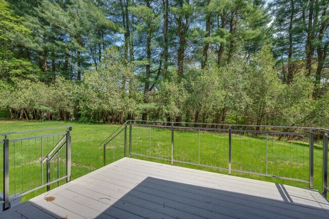 Building Photo - Modern Farmhouse 3 Bedroom 3.5 Barhroom