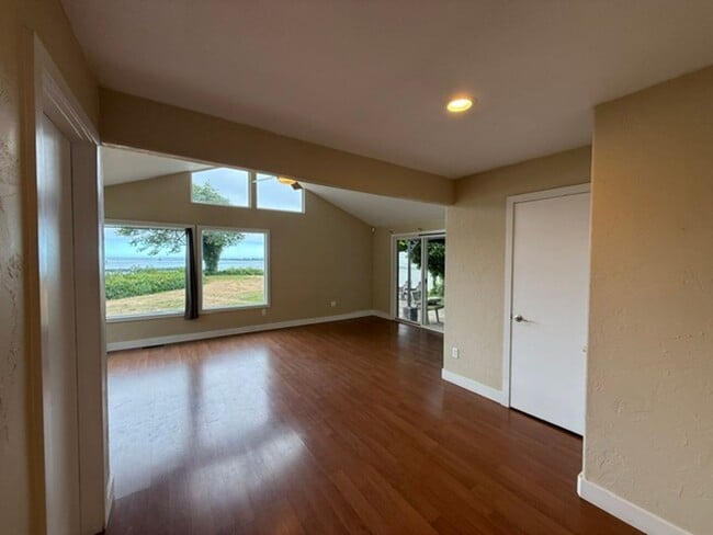 Building Photo - 91251 Cape Arago Hwy