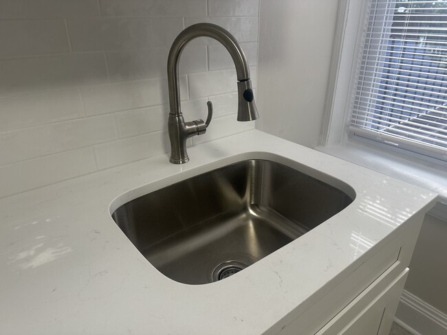 Building Photo - 2005 John F Kennedy Blvd