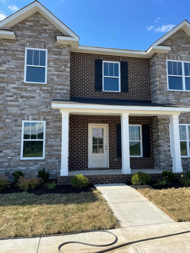 Building Photo - 328 Broadberry Ave