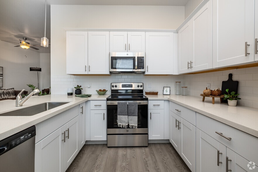 Primary Photo - Linda Vista Luxury Rentals