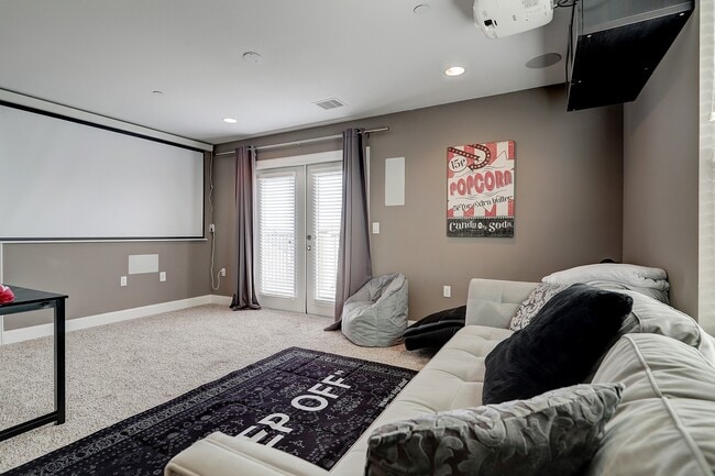 Building Photo - 1206 Cushing St