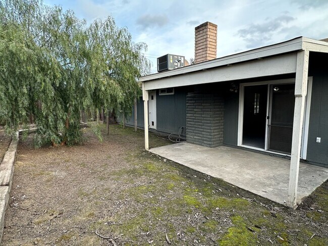 Building Photo - 4120 W Iris Ave