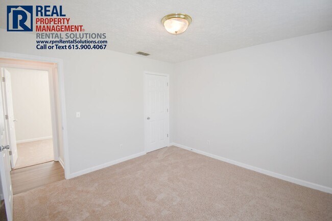 Building Photo - Wonderful 3BR/2BA North Mboro home on nearly an acre lot!