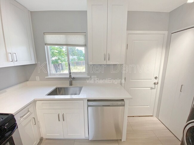 Building Photo - 4960 Decatur St