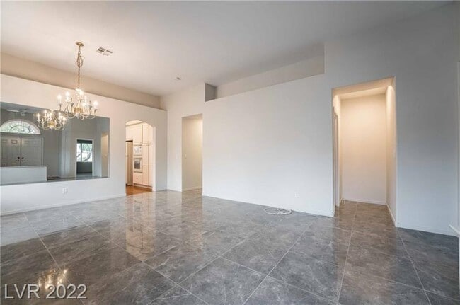 Building Photo - 8043 Shadowvale Dr