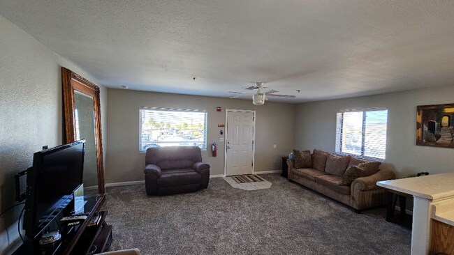 Building Photo - 4750 London Bridge Rd