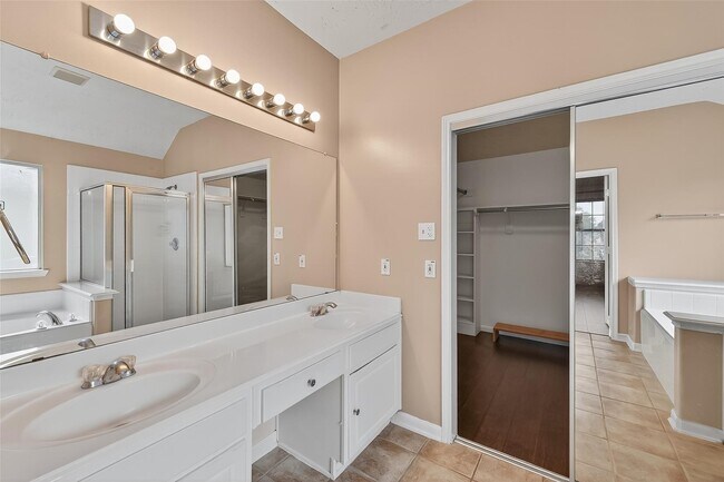Building Photo - 16642 Chinn Ridge Ln