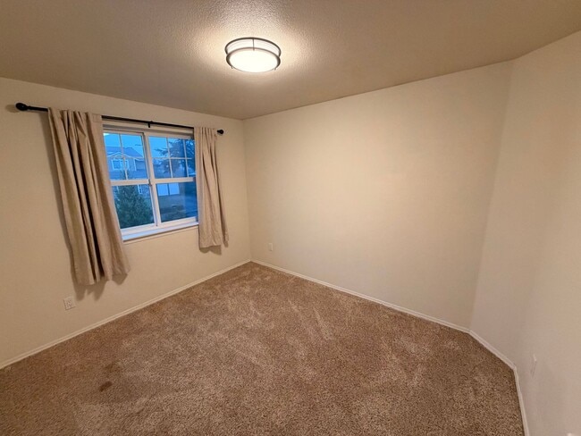 Building Photo - Gorgeous House in a Family-Friendly neighborhood!