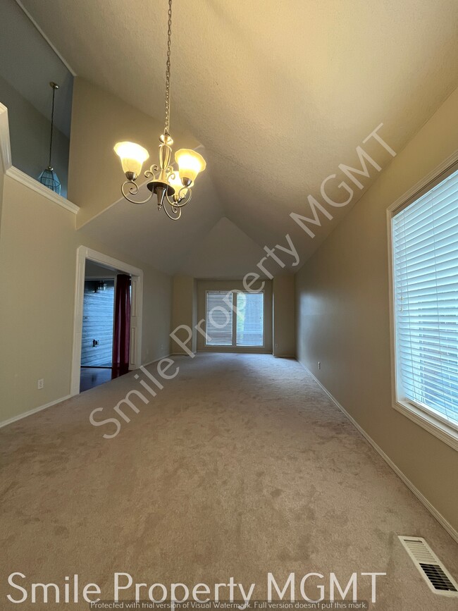 Building Photo - 6109 Summer Woods