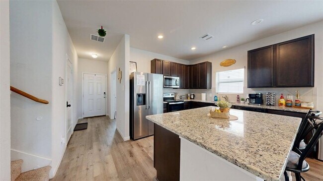 Building Photo - 963 Harper Ln