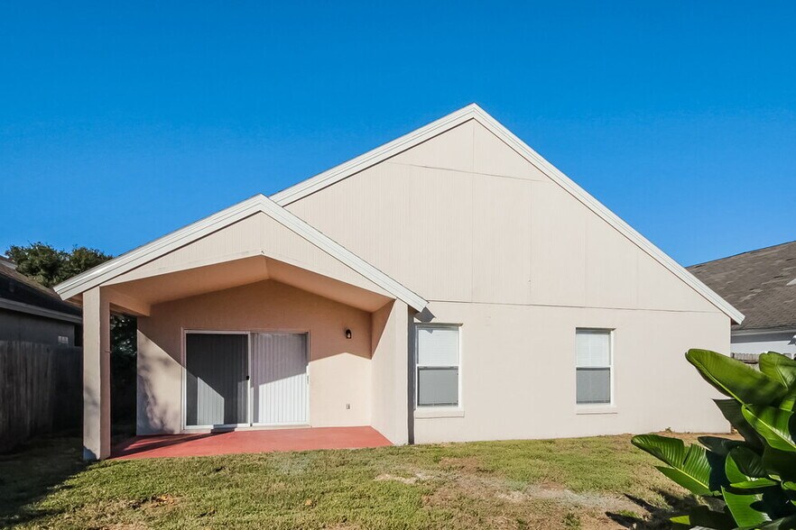 Building Photo - 16444 Coopers Hawk Ave