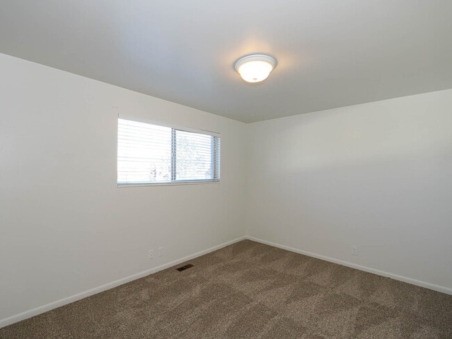 Building Photo - Home on Ponderosa Drive