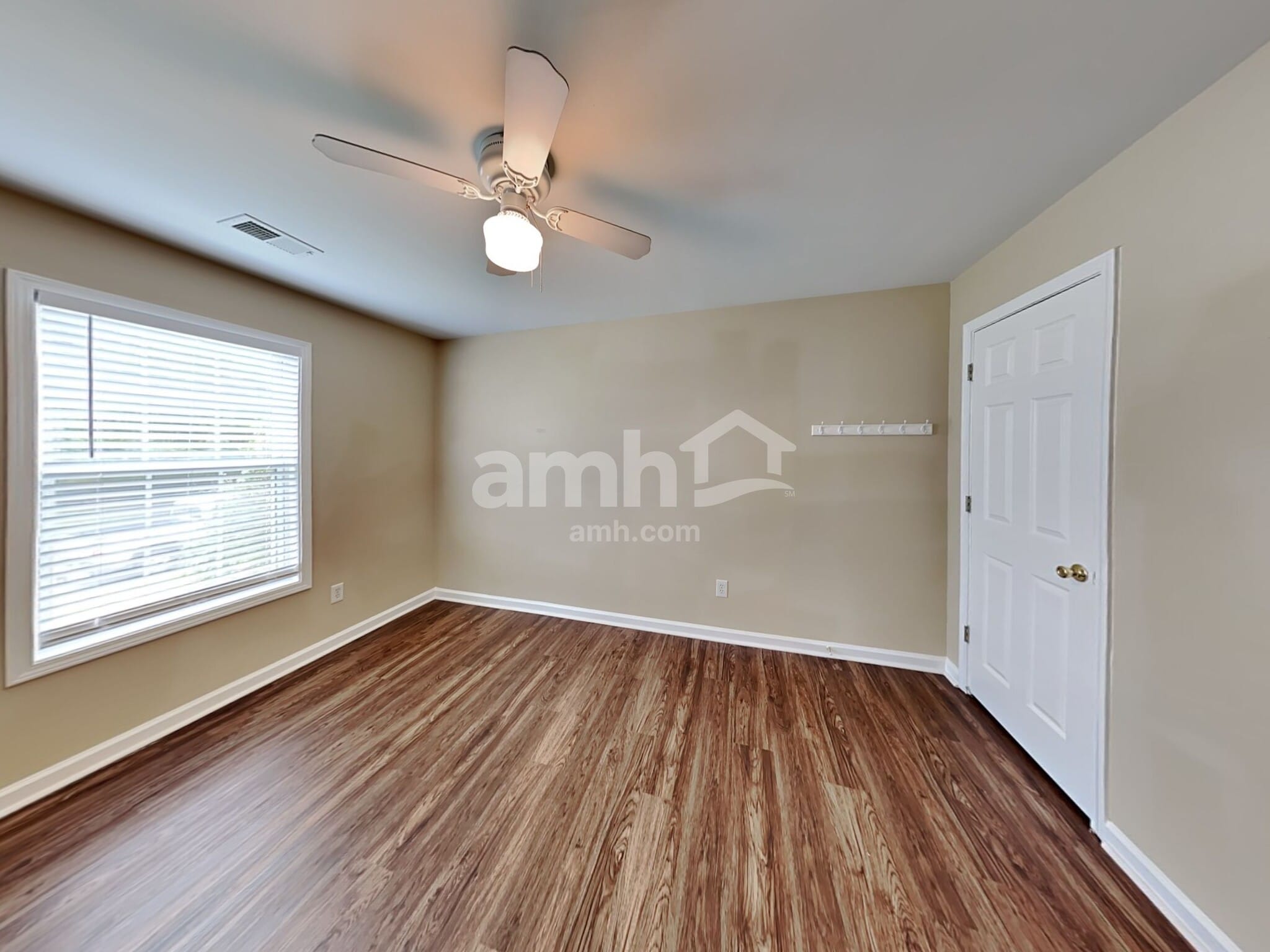Building Photo - 169 Hunt Creek Dr