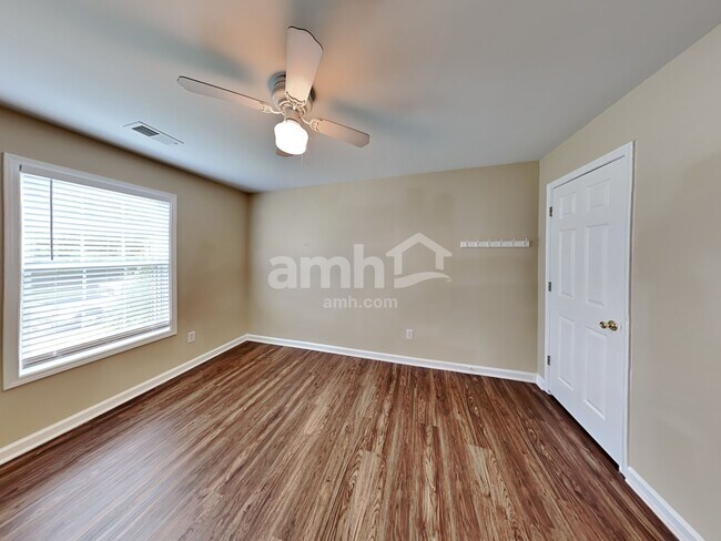 Building Photo - 169 Hunt Creek Dr