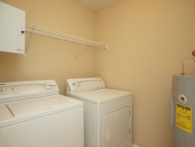 Building Photo - Hamptons on High – 4 Bedroom / 4 Bathroom Student Townhome Near FSU & TSC!