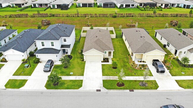 Building Photo - 11044 SW Vasari Way