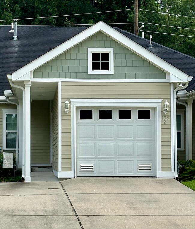 Primary Photo - 133 Lakewood Dr