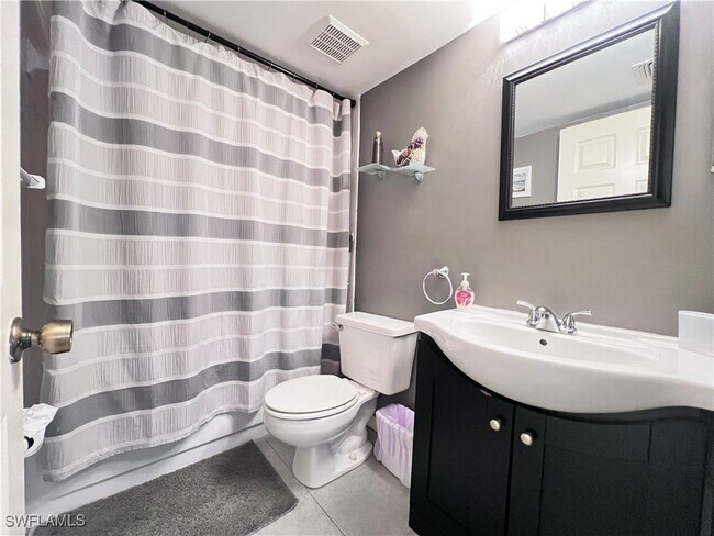 Building Photo - 717 Landover Cir