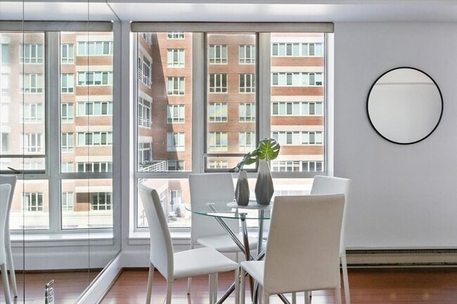 Building Photo - 197 8th St