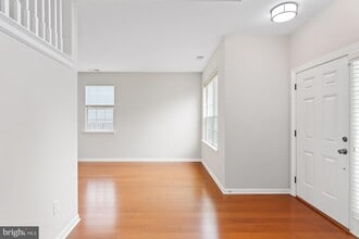 Building Photo - 3 Carey St