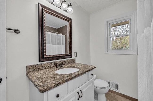 Building Photo - 318 Tyrone Rd