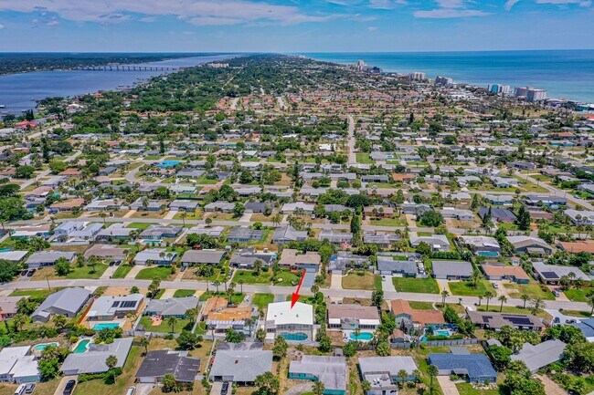 Building Photo - 94 Ivanhoe Dr