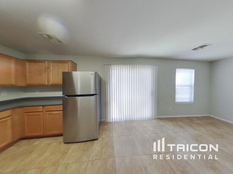 Building Photo - 2364 E Meadow Lark Way