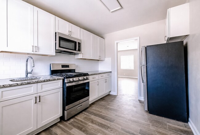 Building Photo - Premium 2 Bedroom Apartment in Atlanta's Upper Westside | First-Floor Home | Reduced Rent + First...