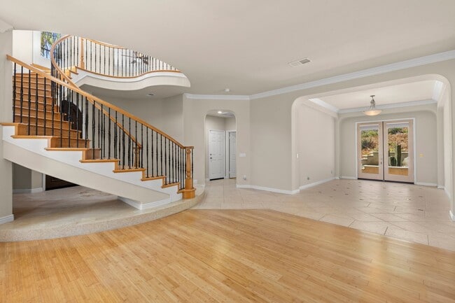 Building Photo - Elegant 5-Bedroom Carmel Valley Home with ...