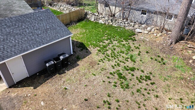 Building Photo - 14 Meadow St