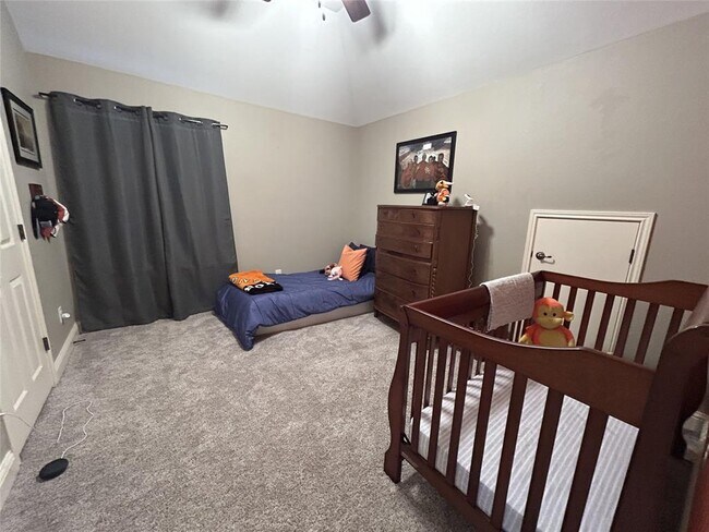 Building Photo - 6512 Mitra Dr
