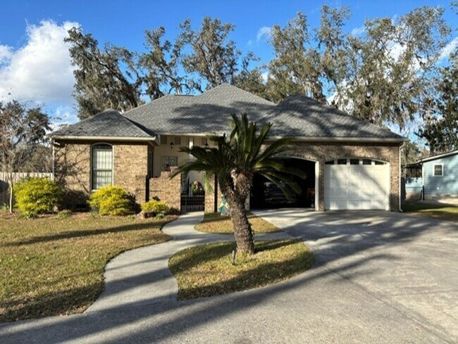 Building Photo - Beautiful home in Lake Park