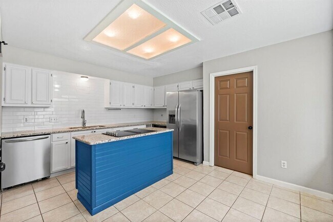 Building Photo - 5414 Village Springs Dr