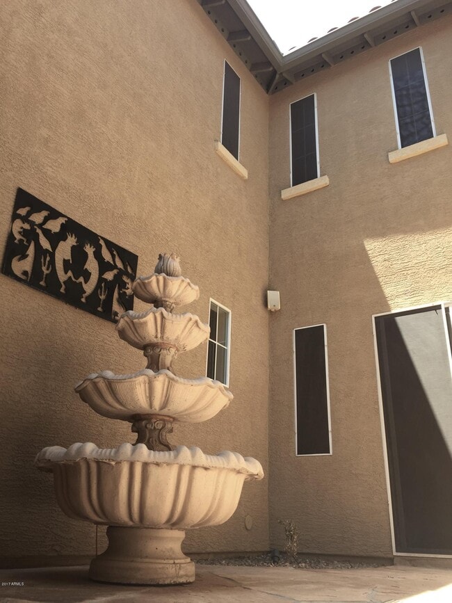 Building Photo - 1150 W Silver Creek Rd