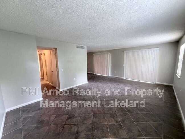 Building Photo - 3584 Raintree Cir