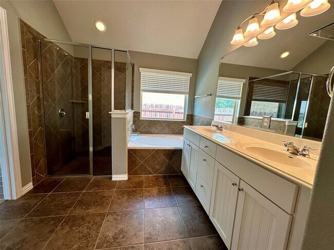 Building Photo - 202 Saffron Springs