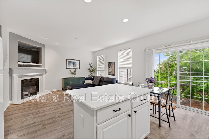 Building Photo - 9439 Tanhurst Dr