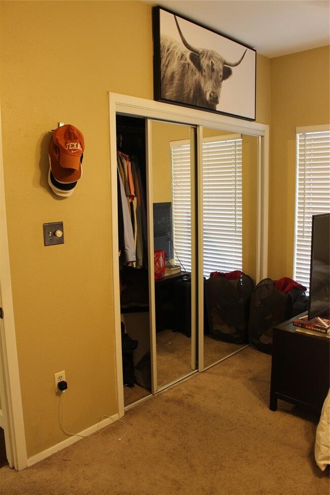 Building Photo - 2801 Rio Grande St