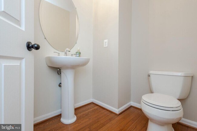 Building Photo - 105 Ticonderoga Dr