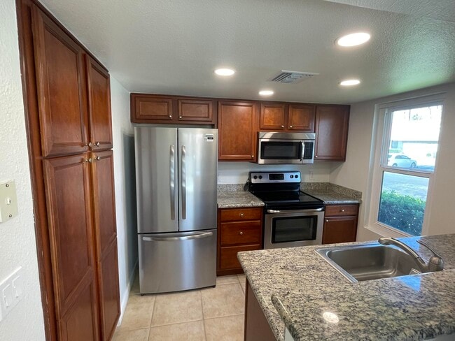 Building Photo - 43376 Cook St